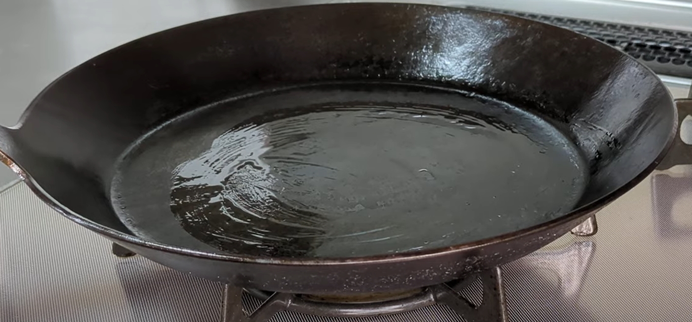 鉄フライパンを使って美味しい料理を作ろう!メリット・デメリットも知っておこう | 鉄フライパンで料理しよう